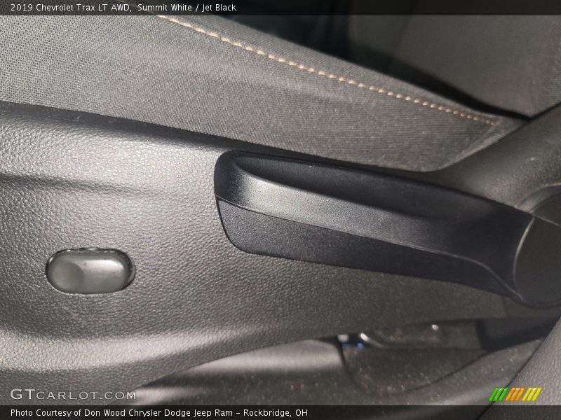 Summit White / Jet Black 2019 Chevrolet Trax LT AWD