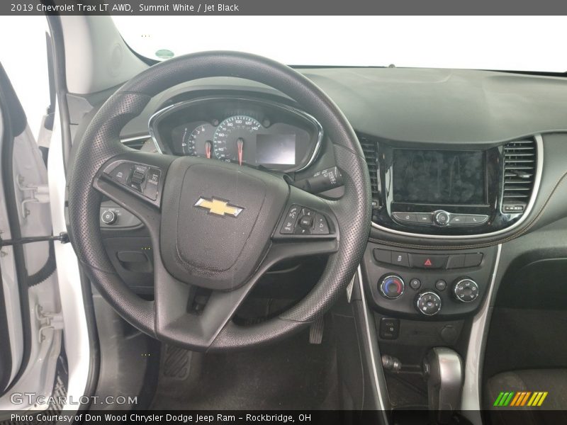 Summit White / Jet Black 2019 Chevrolet Trax LT AWD
