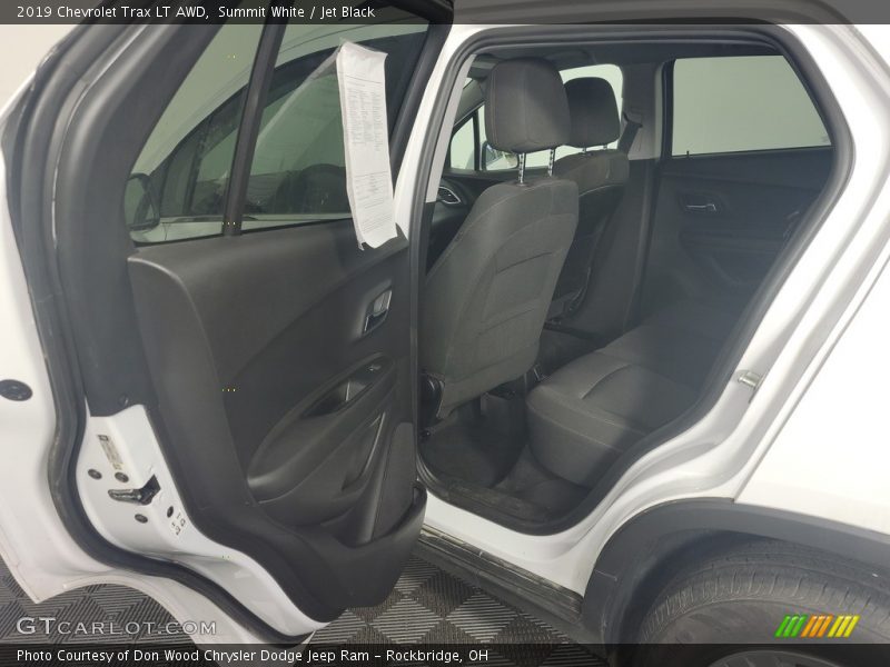 Summit White / Jet Black 2019 Chevrolet Trax LT AWD