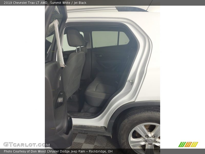 Summit White / Jet Black 2019 Chevrolet Trax LT AWD