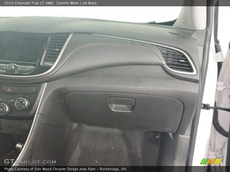 Summit White / Jet Black 2019 Chevrolet Trax LT AWD