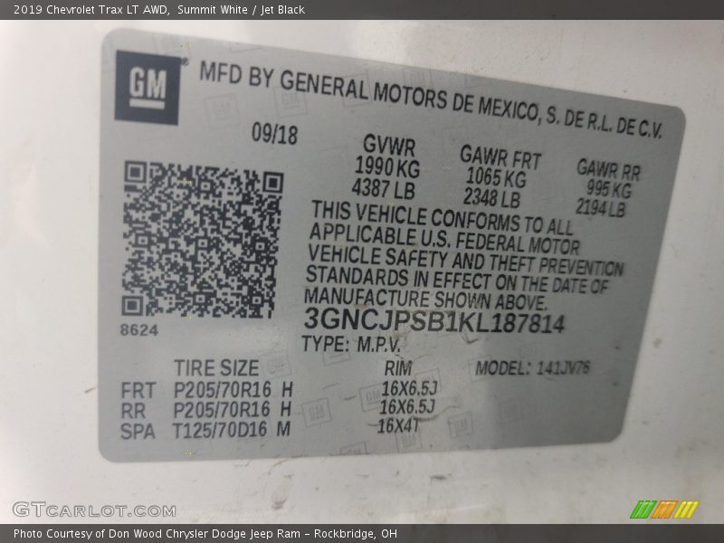 Summit White / Jet Black 2019 Chevrolet Trax LT AWD