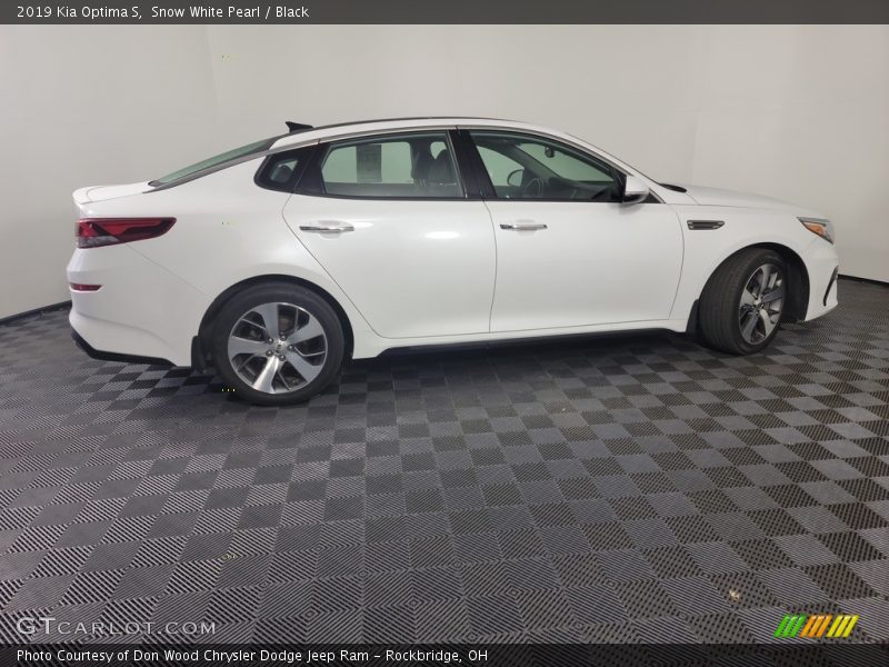 Snow White Pearl / Black 2019 Kia Optima S