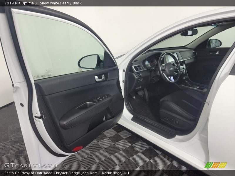Snow White Pearl / Black 2019 Kia Optima S