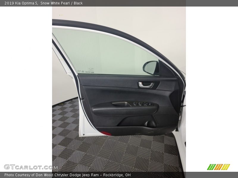 Snow White Pearl / Black 2019 Kia Optima S