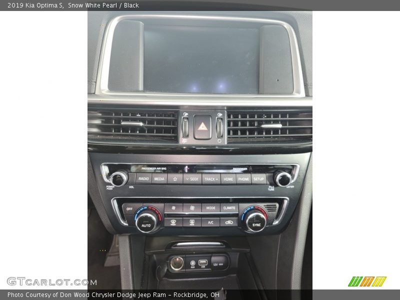 Snow White Pearl / Black 2019 Kia Optima S