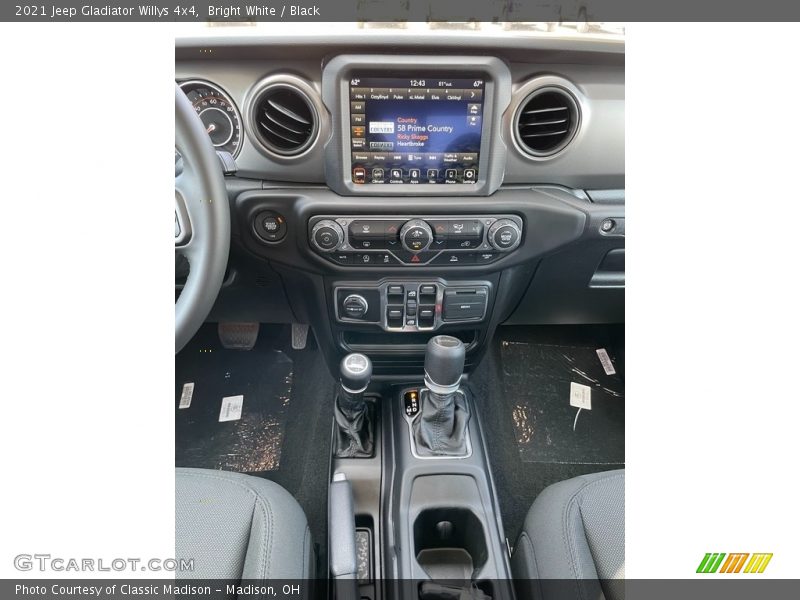 Bright White / Black 2021 Jeep Gladiator Willys 4x4