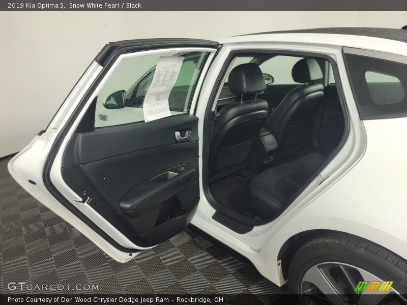 Snow White Pearl / Black 2019 Kia Optima S