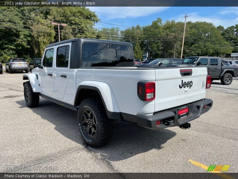 Bright White / Black 2021 Jeep Gladiator Willys 4x4