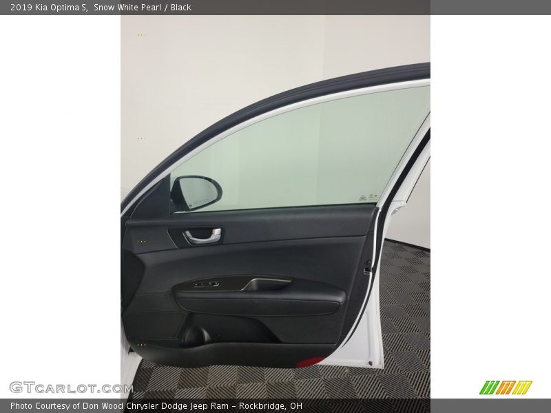 Snow White Pearl / Black 2019 Kia Optima S