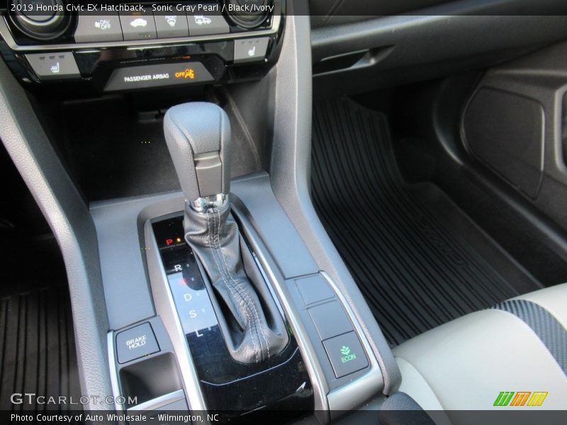 Sonic Gray Pearl / Black/Ivory 2019 Honda Civic EX Hatchback