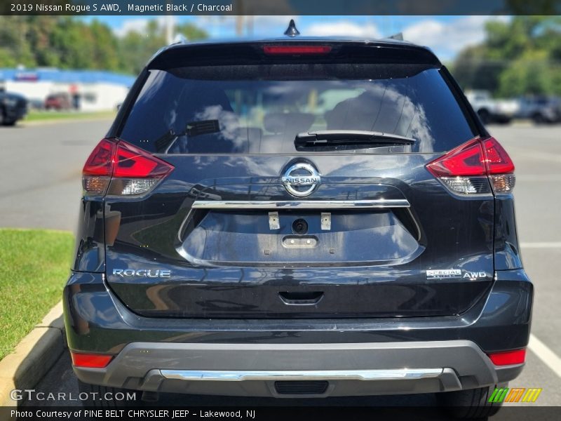 Magnetic Black / Charcoal 2019 Nissan Rogue S AWD
