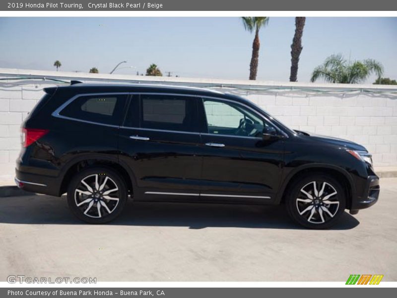 Crystal Black Pearl / Beige 2019 Honda Pilot Touring