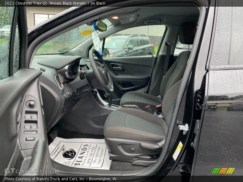 Mosaic Black Metallic / Jet Black 2021 Chevrolet Trax LS