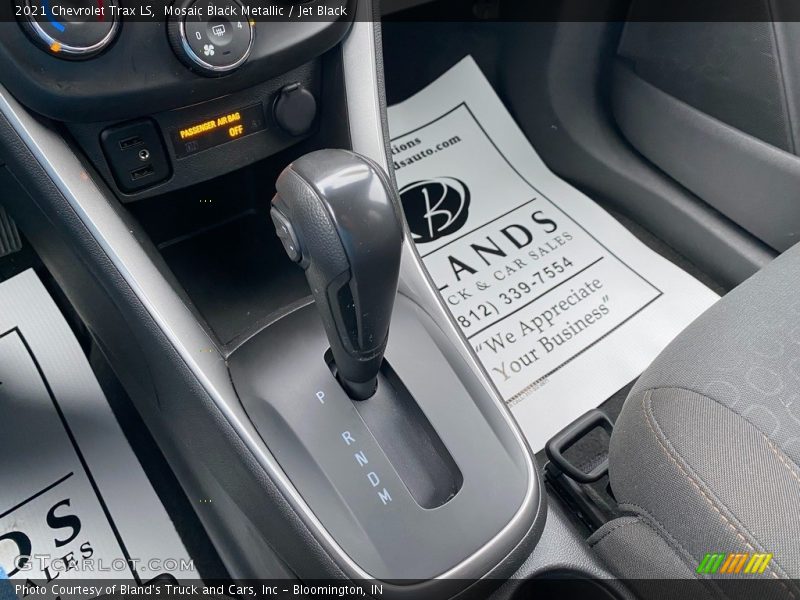 Mosaic Black Metallic / Jet Black 2021 Chevrolet Trax LS