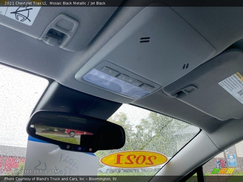 Mosaic Black Metallic / Jet Black 2021 Chevrolet Trax LS