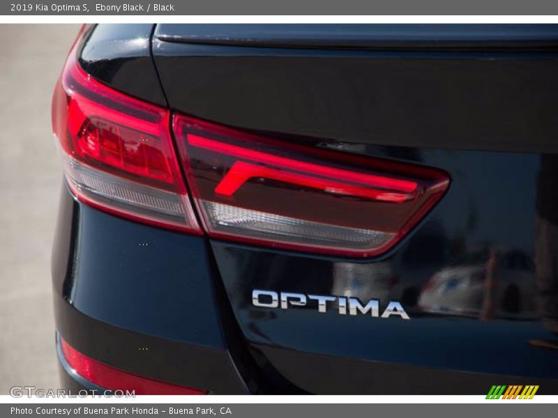 Ebony Black / Black 2019 Kia Optima S