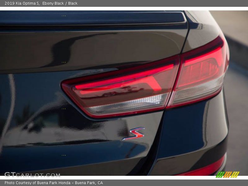 Ebony Black / Black 2019 Kia Optima S