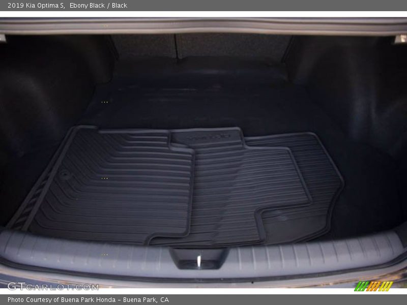 Ebony Black / Black 2019 Kia Optima S