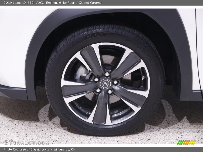 Eminent White Pearl / Glazed Caramel 2019 Lexus UX 250h AWD
