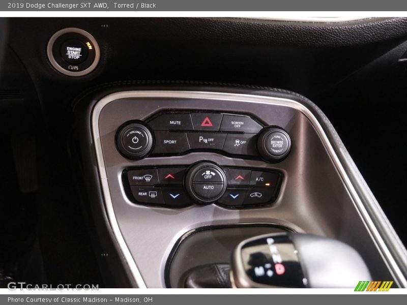 Controls of 2019 Challenger SXT AWD