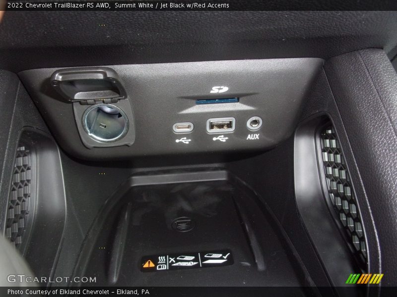 Summit White / Jet Black w/Red Accents 2022 Chevrolet TrailBlazer RS AWD