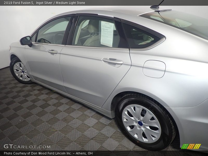 Ingot Silver / Medium Light Stone 2019 Ford Fusion S