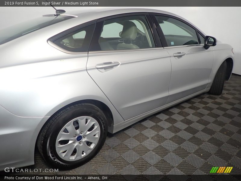 Ingot Silver / Medium Light Stone 2019 Ford Fusion S