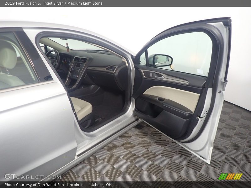 Ingot Silver / Medium Light Stone 2019 Ford Fusion S