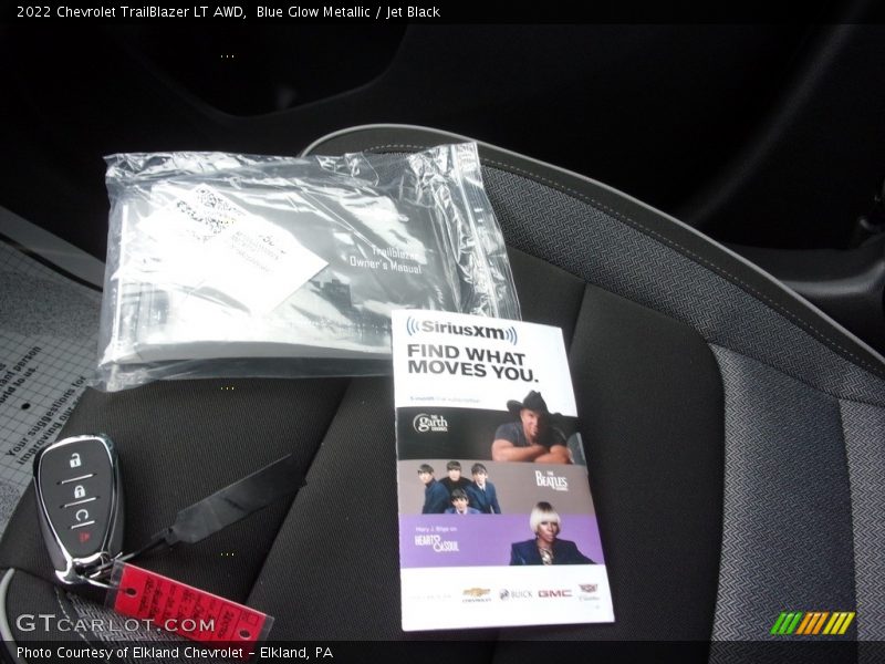 Blue Glow Metallic / Jet Black 2022 Chevrolet TrailBlazer LT AWD