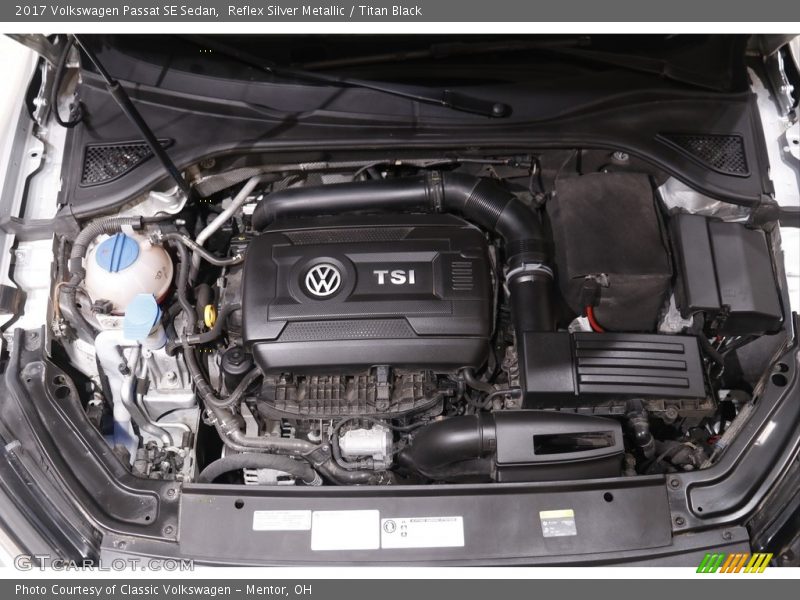 Reflex Silver Metallic / Titan Black 2017 Volkswagen Passat SE Sedan