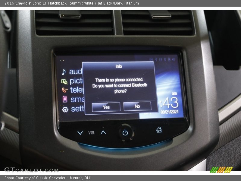 Summit White / Jet Black/Dark Titanium 2016 Chevrolet Sonic LT Hatchback