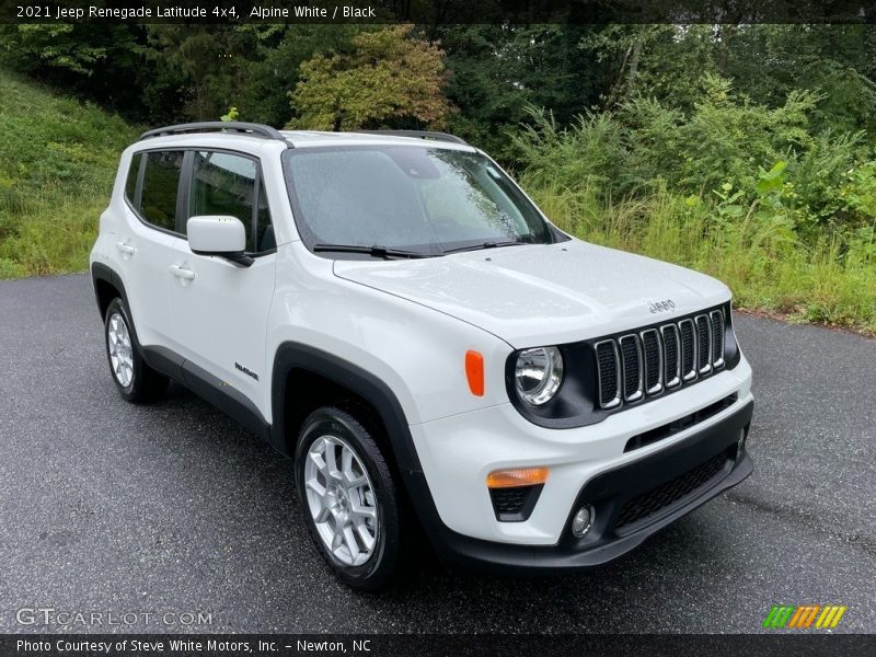 Front 3/4 View of 2021 Renegade Latitude 4x4