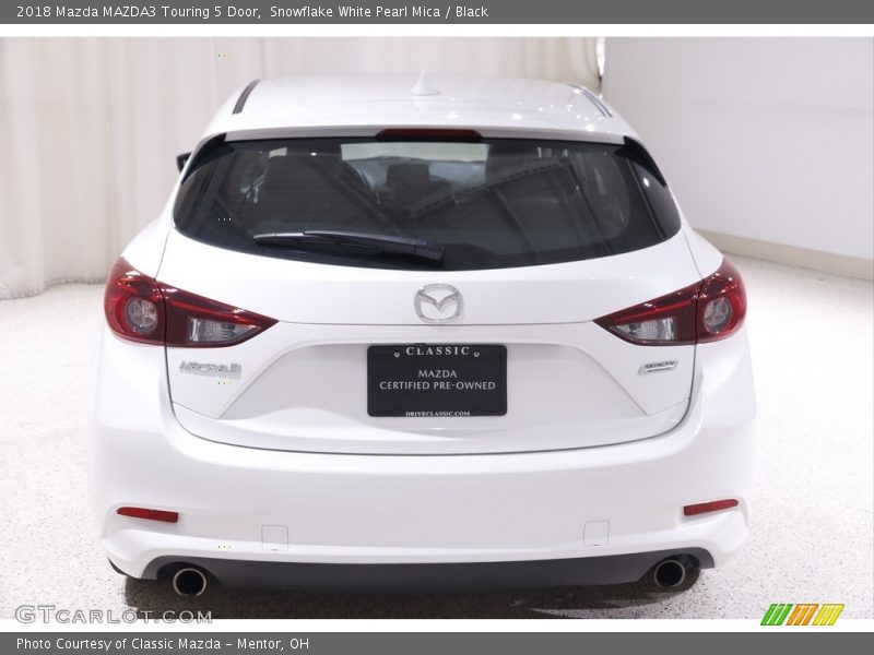 Snowflake White Pearl Mica / Black 2018 Mazda MAZDA3 Touring 5 Door