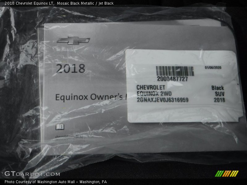 Mosaic Black Metallic / Jet Black 2018 Chevrolet Equinox LT