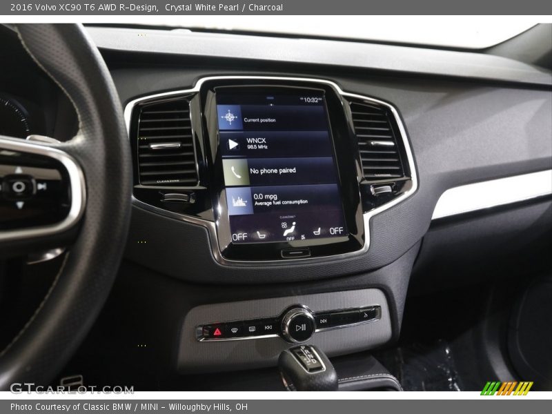 Controls of 2016 XC90 T6 AWD R-Design
