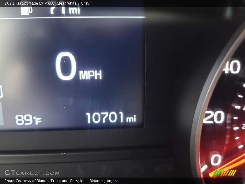Clear White / Gray 2021 Kia Sportage LX AWD