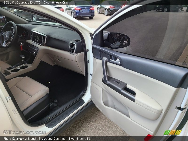 Clear White / Gray 2021 Kia Sportage LX AWD