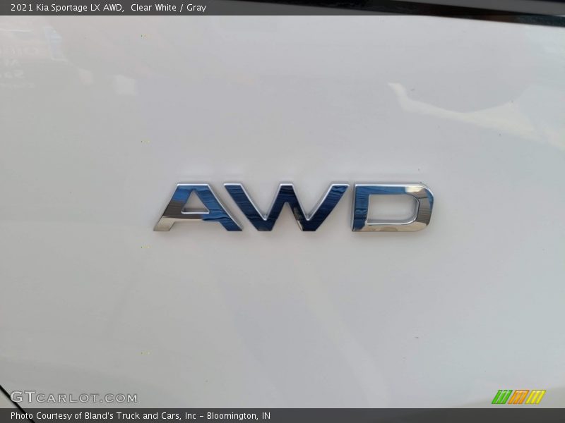 Clear White / Gray 2021 Kia Sportage LX AWD