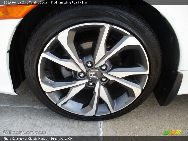Platinum White Pearl / Black 2019 Honda Civic Touring Sedan