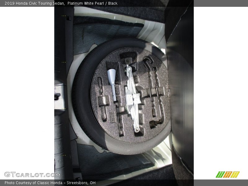 Platinum White Pearl / Black 2019 Honda Civic Touring Sedan