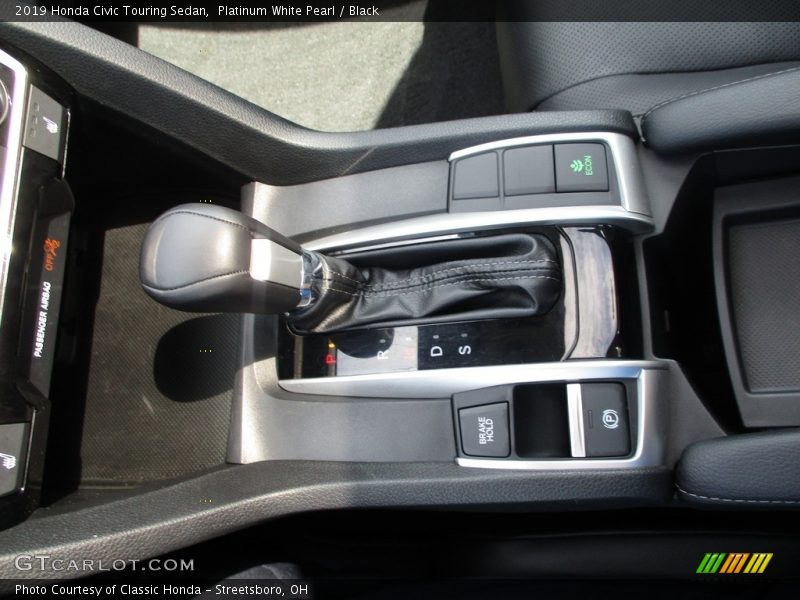 Platinum White Pearl / Black 2019 Honda Civic Touring Sedan