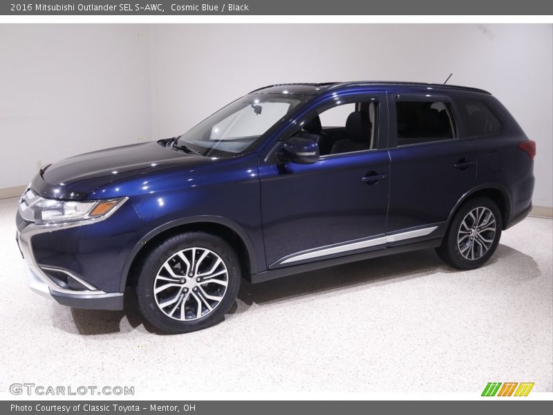 Front 3/4 View of 2016 Outlander SEL S-AWC