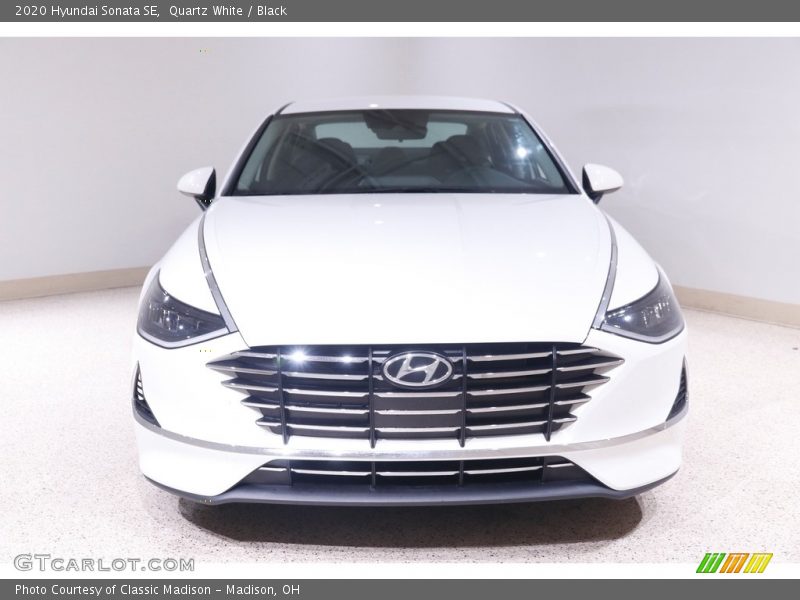 Quartz White / Black 2020 Hyundai Sonata SE