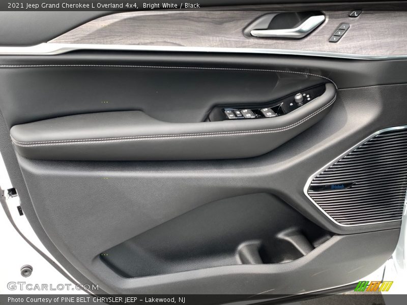 Door Panel of 2021 Grand Cherokee L Overland 4x4