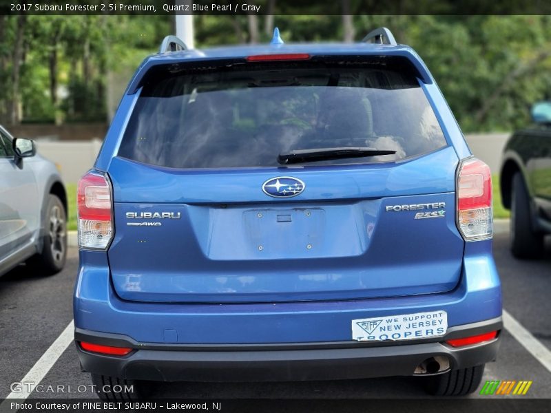 Quartz Blue Pearl / Gray 2017 Subaru Forester 2.5i Premium