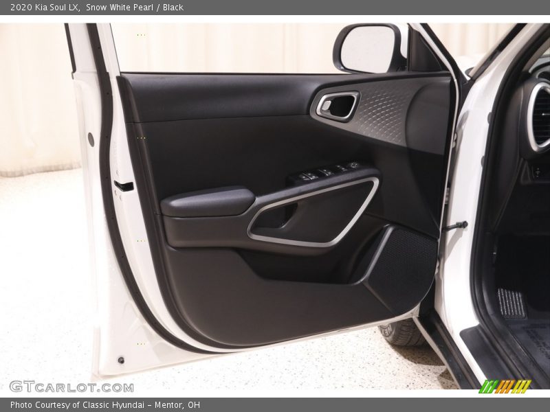 Snow White Pearl / Black 2020 Kia Soul LX