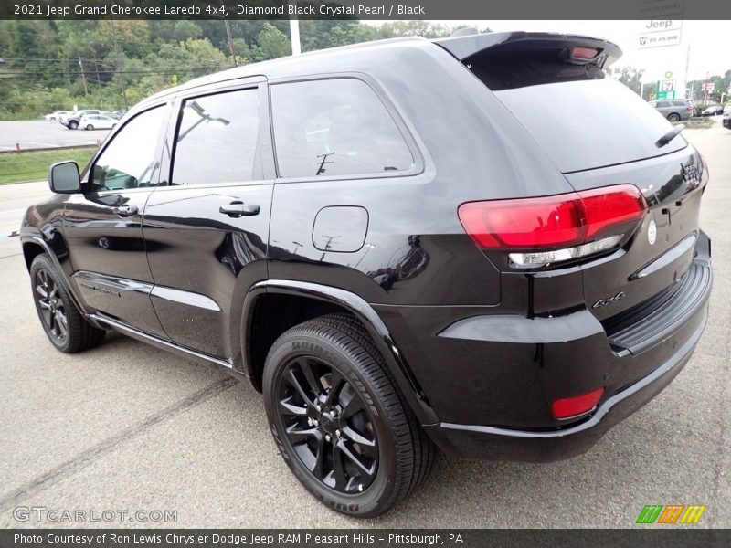 Diamond Black Crystal Pearl / Black 2021 Jeep Grand Cherokee Laredo 4x4