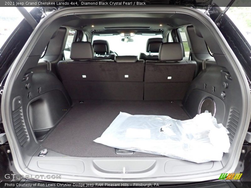  2021 Grand Cherokee Laredo 4x4 Trunk