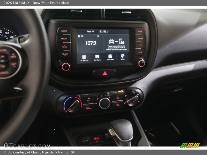 Snow White Pearl / Black 2020 Kia Soul LX